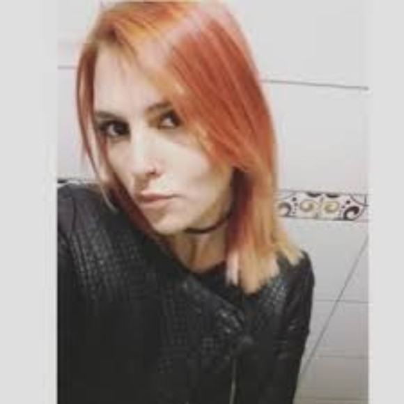 Meet your Posher, Ariel - Picture 1 of 1